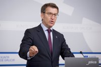 Feijóo cuestiona la credibilidad de los últimos datos y aboga por usar el centro "de manera seria y profesional"