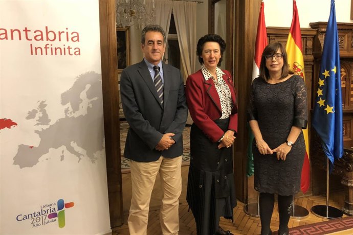 Martín, la embajadora de España en Budapest, Anunciada Fernández de Córdova y la