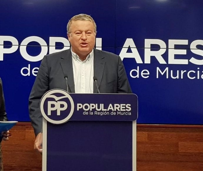  El Senador Del PP Y Viceportavoz Regional Del Partido, Francisco Bernabé