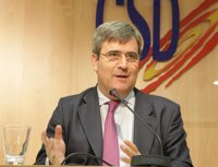 Cardenal: "Si Rubiales piensa en el fútbol español no tendría horas para dar gracias por la venta centralizada"