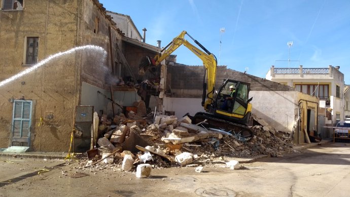 Trabajos de demoliciones en Sant Llorenç