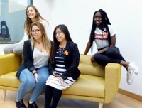 Eva, Ana, Evelyn y Saedi, de tuteladas por la Administración a adultas a los 18 años: "No todos estamos preparados"