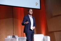 Rivera dice que el Parlament excedió sus competencias con la reprobación al Rey y celebra que el Gobierno recurra