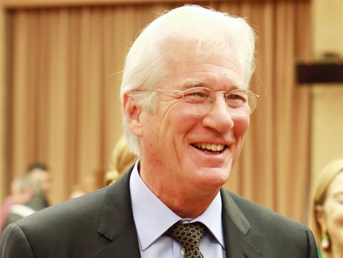 Richard Gere, pletórico visitando el Congreso de los Diputados