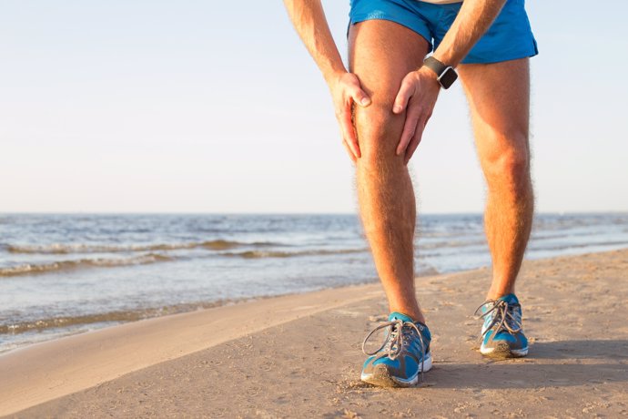 Dolor en la rodilla, pierna, playa, ejercicio, menisco