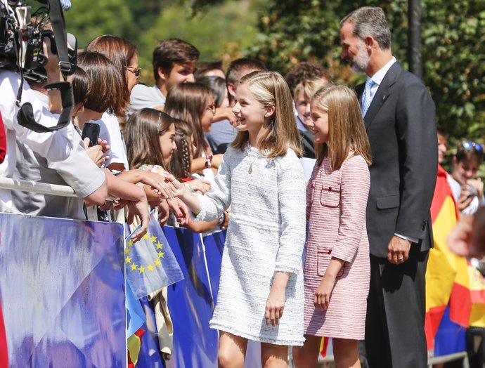 La Familia Real asiste al acto por el XIII centenario del Reino de Asturias