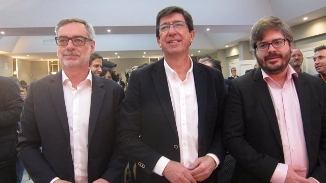 Juan Marín con José Manuel Villegas y Fran Hervías