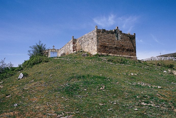 Palencia.- Imagen de la ermita del cementerio de Resoba