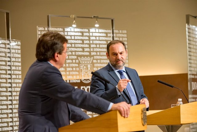José Luis Ábalos en su comparecencia en Mérida junto a Fernández Vara