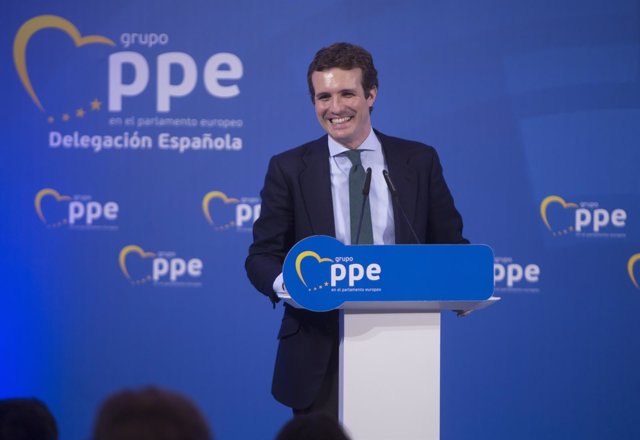 Pablo Casado y Juanma Moreno clausuran el acto "En Andalucía empieza Europa"