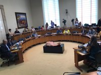 Todos los grupos salvo el PSdeG, que no presenta plan de trabajo, piden que Caballero comparezca por O Marisquiño