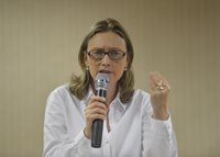 La congresista a la que Bolsonaro "no violaría porque no lo merece" acusa al candidato de "amenaza fascista"
