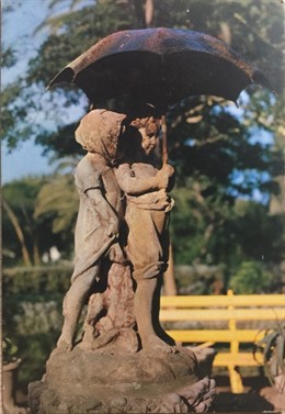 La escultura de 'Los Niños del Paraguas' 