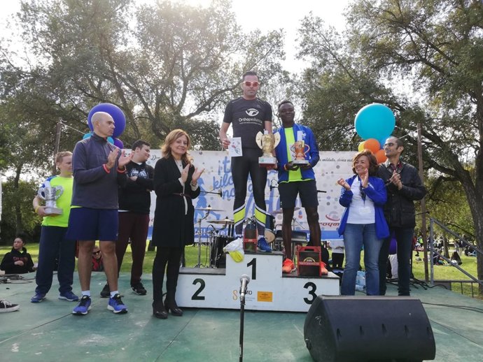 Entrega de premios de la carrera solidaria 'Tus kilómetros nos dan vida'