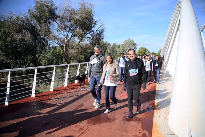 Presidente Diputación, alcaldesa Toledo y José Bono en Vuelta al Tajo