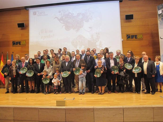 Reconocimiento a 43 establecimientos hoteleros con más de 40 años