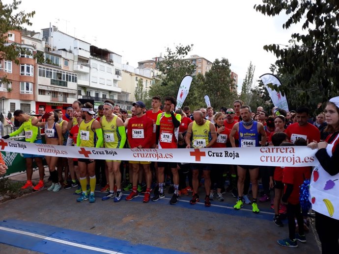 Salida de la Carrera por la Infancia de Cruz Roja