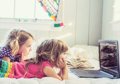 Cómo cuidar la salud ocular de los hijos en la época de las pantallas