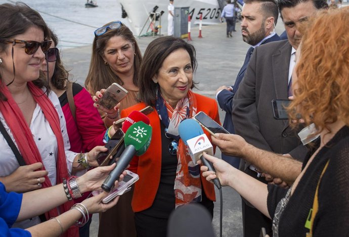 La ministra de Defensa, Margarita Robles, en Ayamonte.