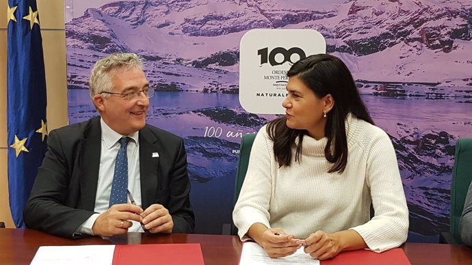 Olona y Azcona firman la adhesión de la CARTV al Centenario de Ordesa.