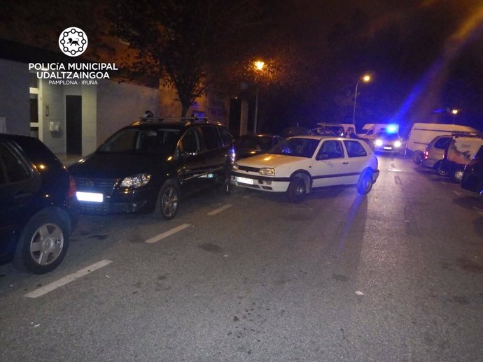 Imagen del vehículo que ha colisionado contra otros aparcados en San Jorge