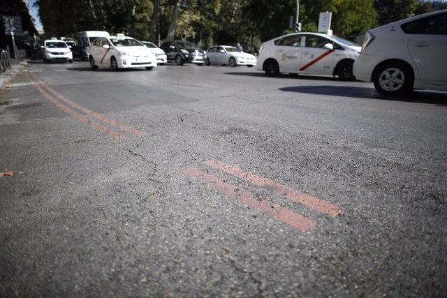 Fotos recursos de carteles de Madrid Central y de líneas naranjas de la nueva or