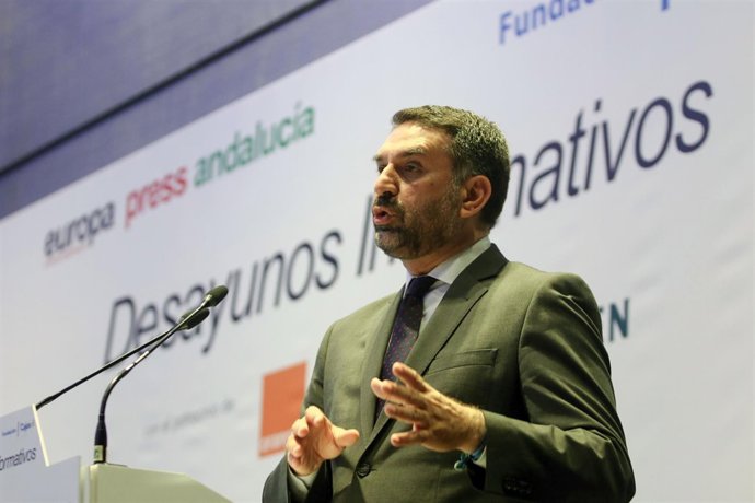 Consejero de Turismo, Francisco Javier Fernández, en desayuno Europa Press