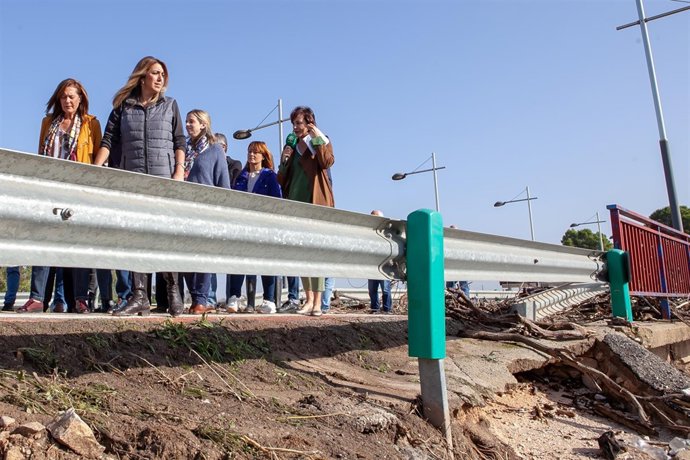 Susana Díaz visita zonas afectadas por el temporal en la Sierra Sur de Sevilla. 