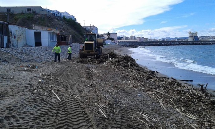 Restos de las inundaciones de Málaga llegan a Ceuta
