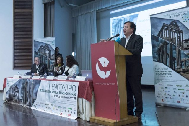 El presidente de la Junta de Extremadura, Guillermo FernÃ¡ndez Vara