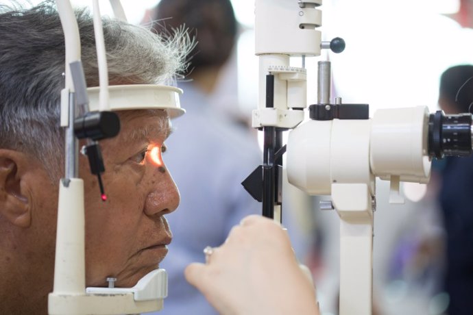 Desprendimiento de retina, oftalmólogo