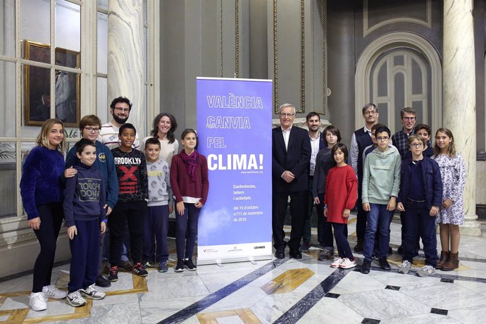Niños de cinco colegios presentan en el Ayuntamiento su ahorro energético