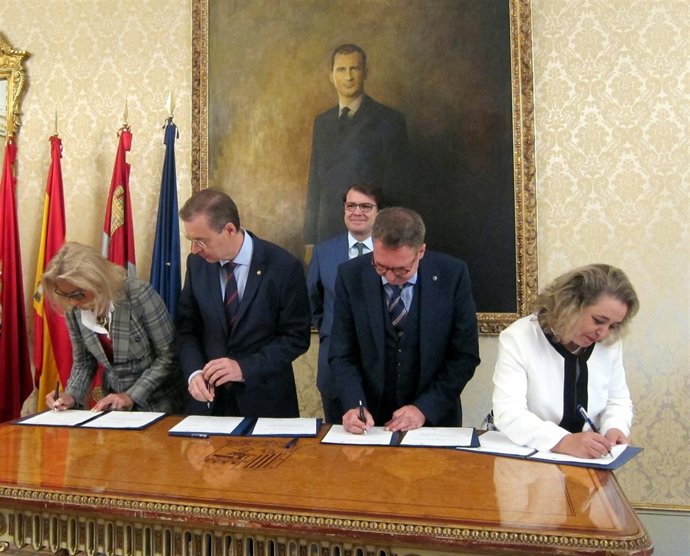 Firma del protocolo de los CES de Andalucía, CyL, Extremadura y Galicia