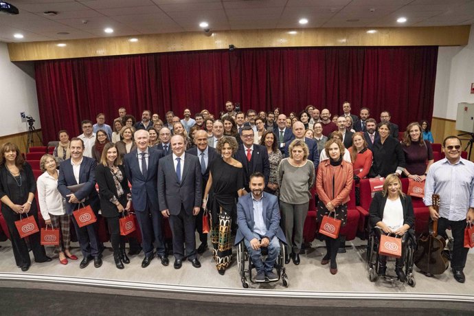 Fundación ONCE reconoce el compromiso con la discapacidad de medio centenar de e