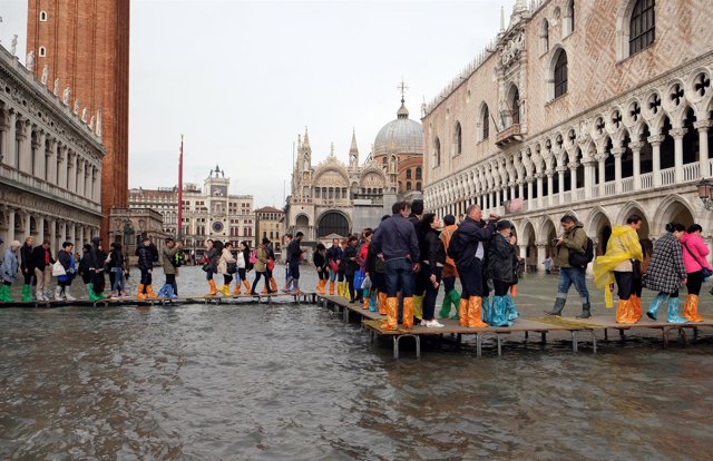 Crecida del nivel de agua en Venecia (Italia)