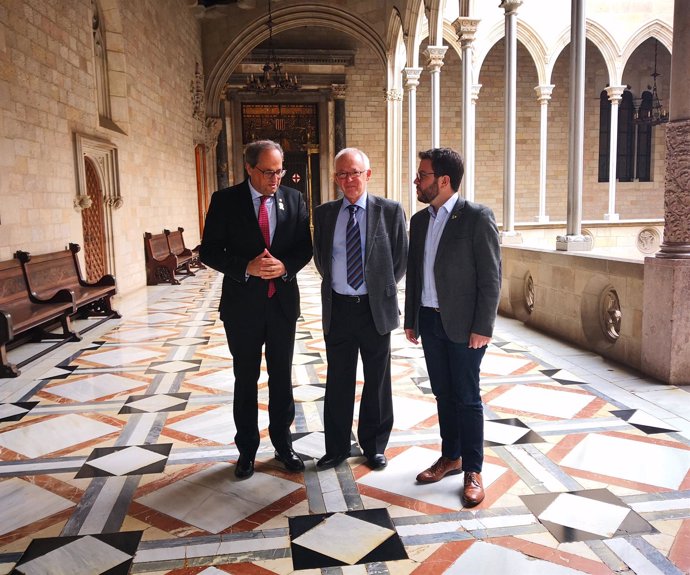 El president Quim Torra y el promotor de la red ciutadana Sare, Joseba Azkarraga