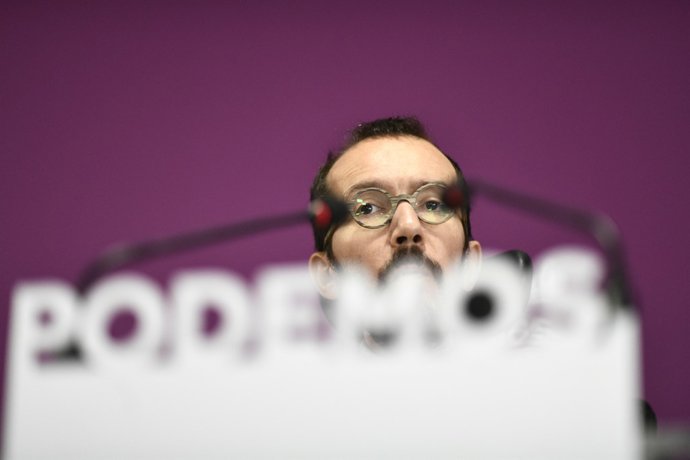 Pablo Echenique i Noelia Vera de Podem ofereixen una roda de premsa