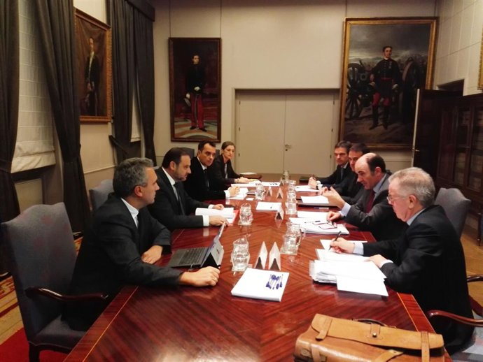 Reunión entre el vicepresidente Ayerdi y el ministro Ábalos