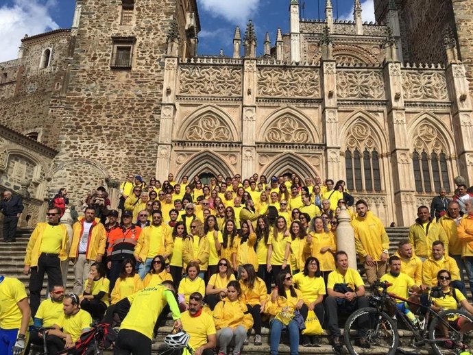 Participantes en la marcha solidaria en Guadalupe
