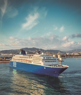 Buque zenith pullmantur málaga base embarque puerto crucero barco