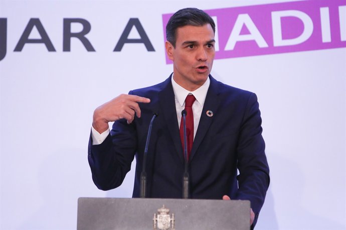 Pedro Sánchez es reuneix amb el president de la Fundació RAIS, Fernando Vidal, 