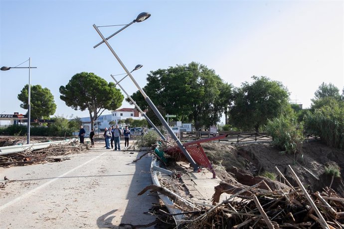 El puente romano sobre el río Blanco en Aguadulce (Sevilla) afectado por el temp
