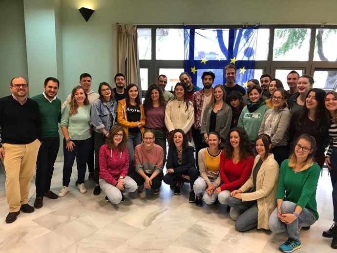 Grupo de jóvenes que se formarán en voluntariado