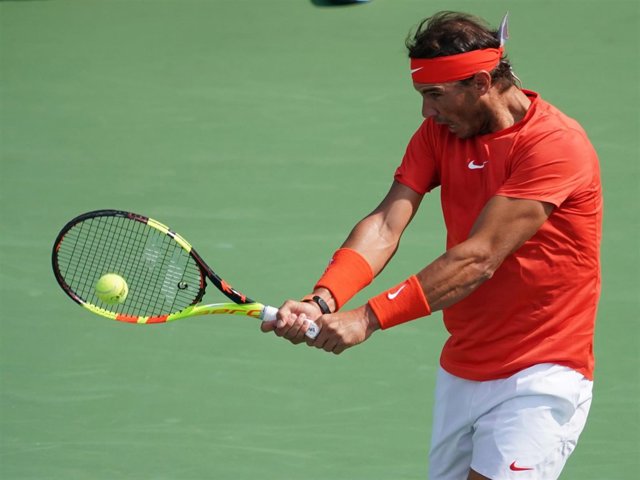 Nadal vuelve a la acción y defiende su número uno en París-Bercy