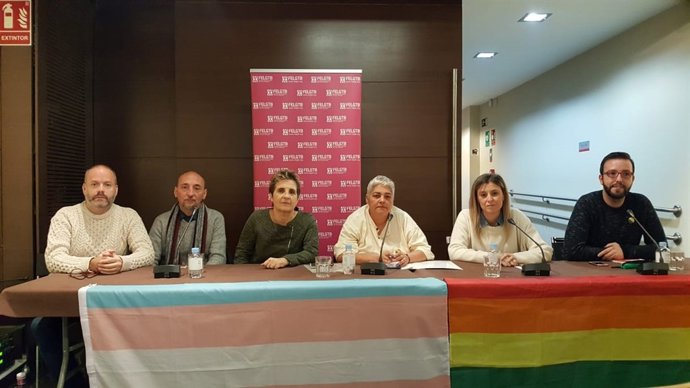 Rueda de prensa de la Federación Estatal de Lesbianas, Gais, Trans y Bisexuales 