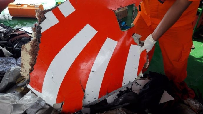 Restos del avión de Lion Aire siniestrado en Indonesia