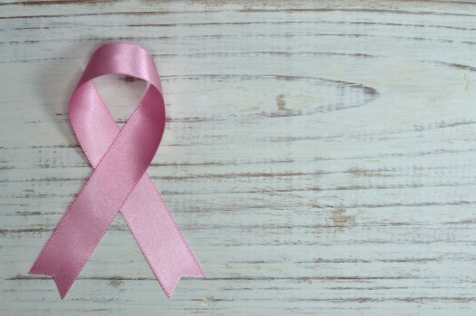 Imagen de archivo del símbolo de la lucha contra el cáncer de mama