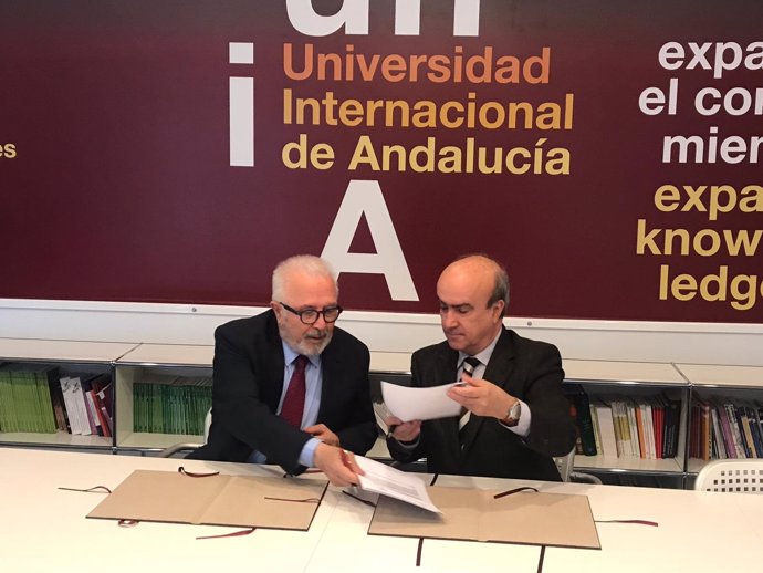 Sánchez Maldonado y Mariano Jabonero firman el convenio entre UNIA y OEI