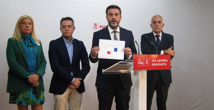 López junto Hernández, Alarcón y Martínez Baños