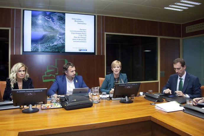 Arantxa Tapia comparece en Comisión de Economía